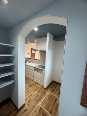 内部④収納たっぷりパントリー